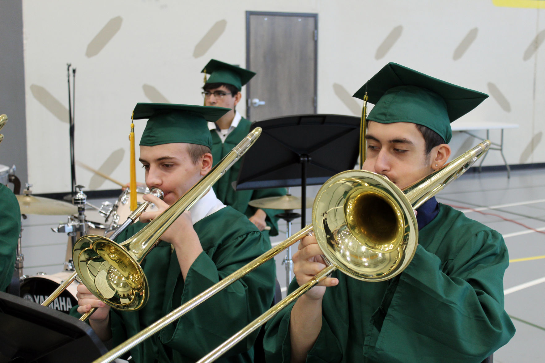 060219-ctzn-news-bd-grad025.jpg